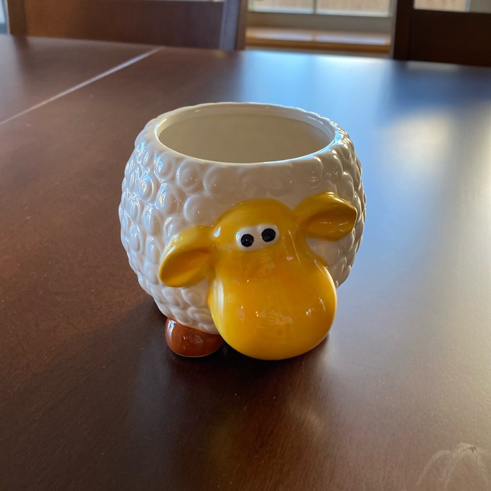 Sheep flower vase